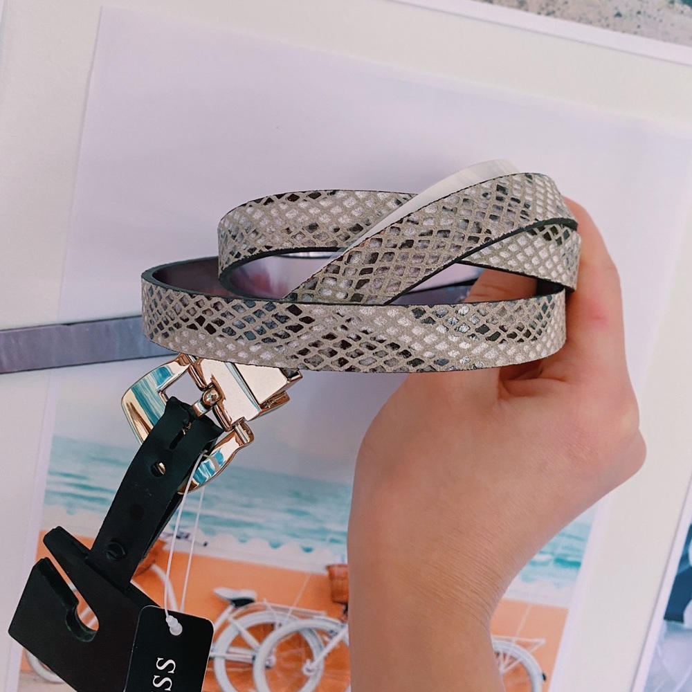 *NWT* Reversible Snakeskin Metallic Belt